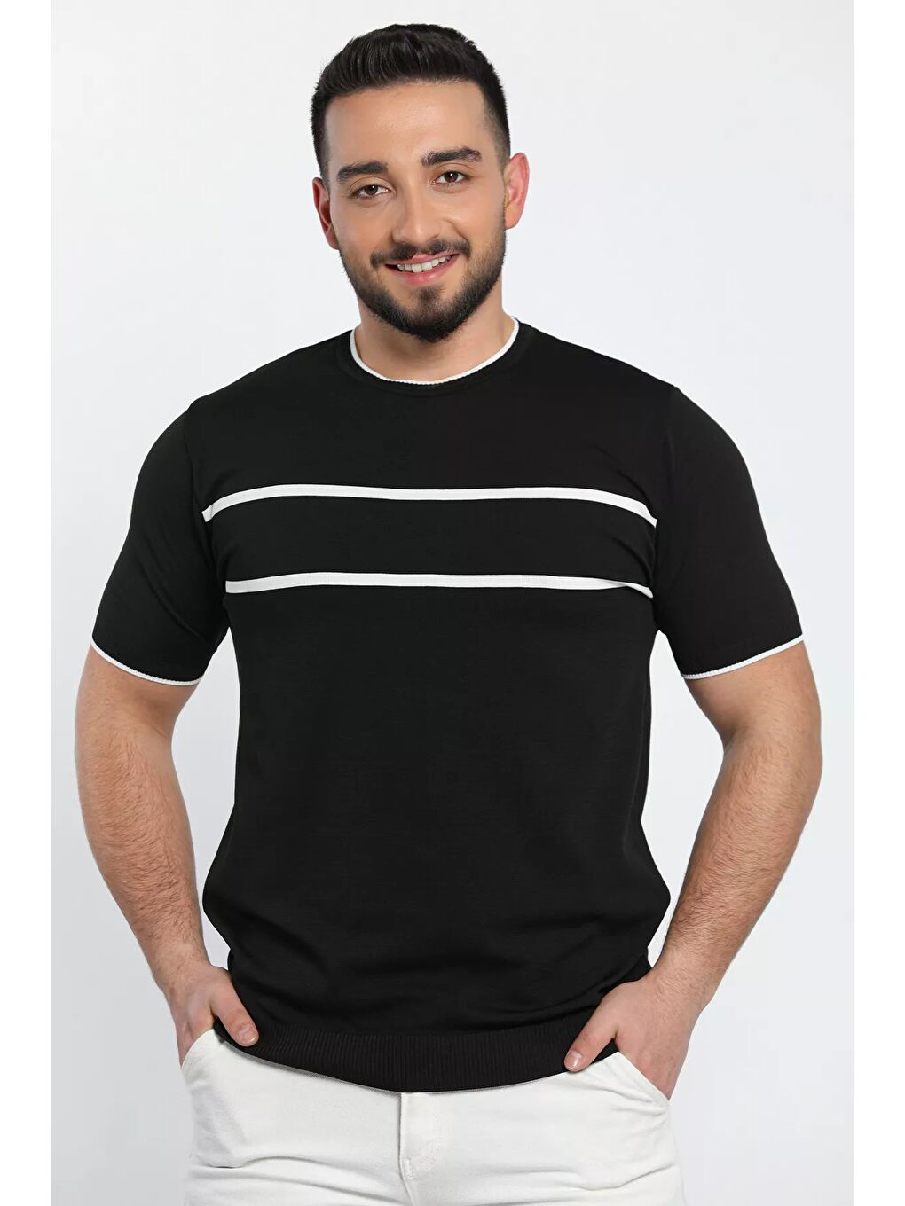 Siyah Çizgi Detaylı Bisiklet Yaka Erkek T-shirt-1