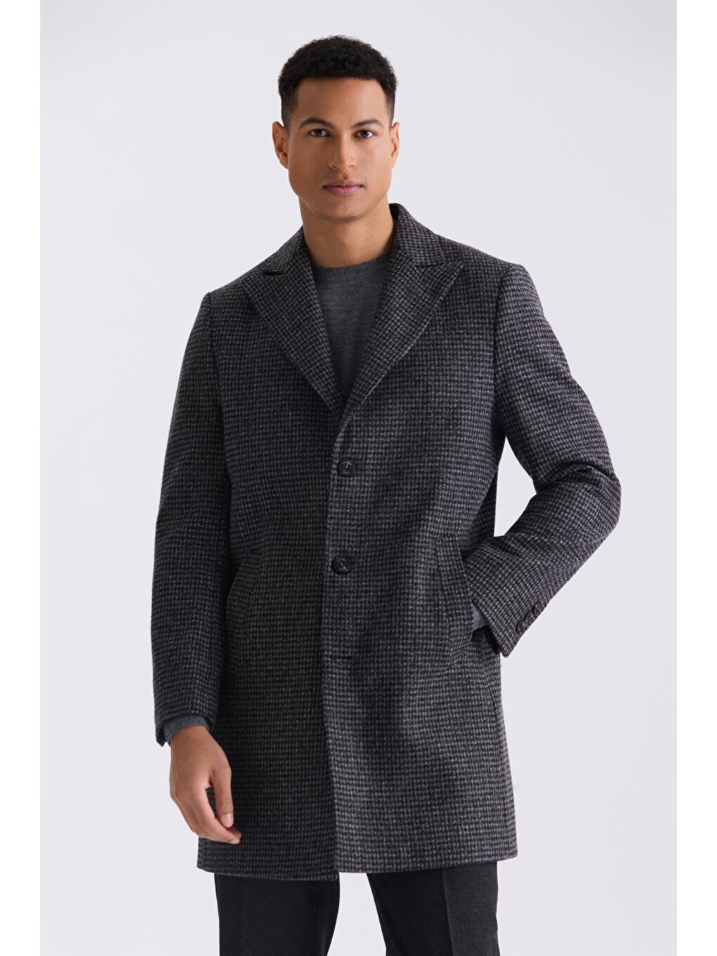 Siyah Comfort Fit Sivri Yaka Kareli Desenli Yünlü Kaşe Kaban-1