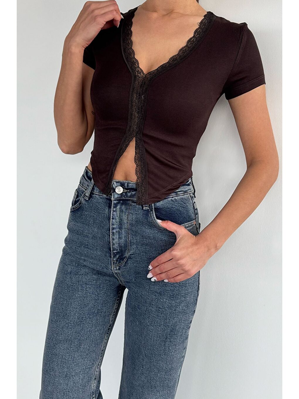 Kahverengi Kadın V Yaka Dantel Detaylı Elastanlı Bluz-2