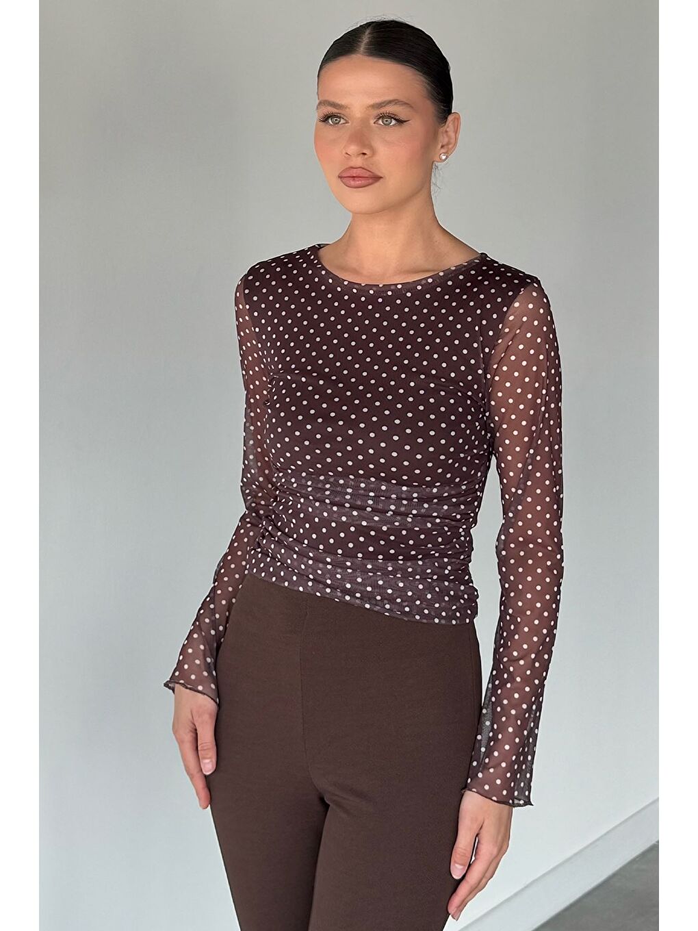 Kahverengi Kadın Bel Büzgülü Puantiyeli Bluz