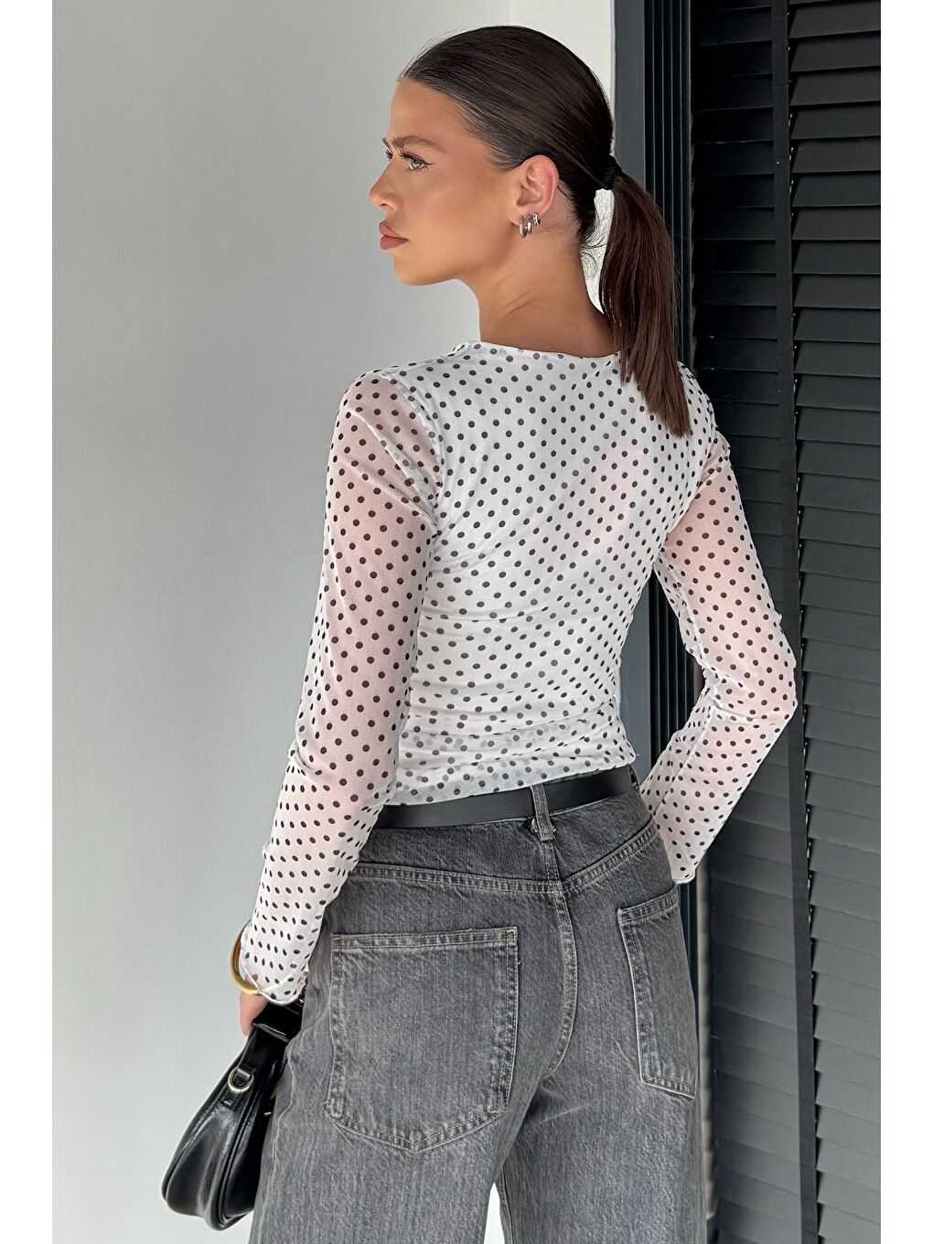 Beyaz Kadın Bel Büzgülü Puantiyeli Bluz-3