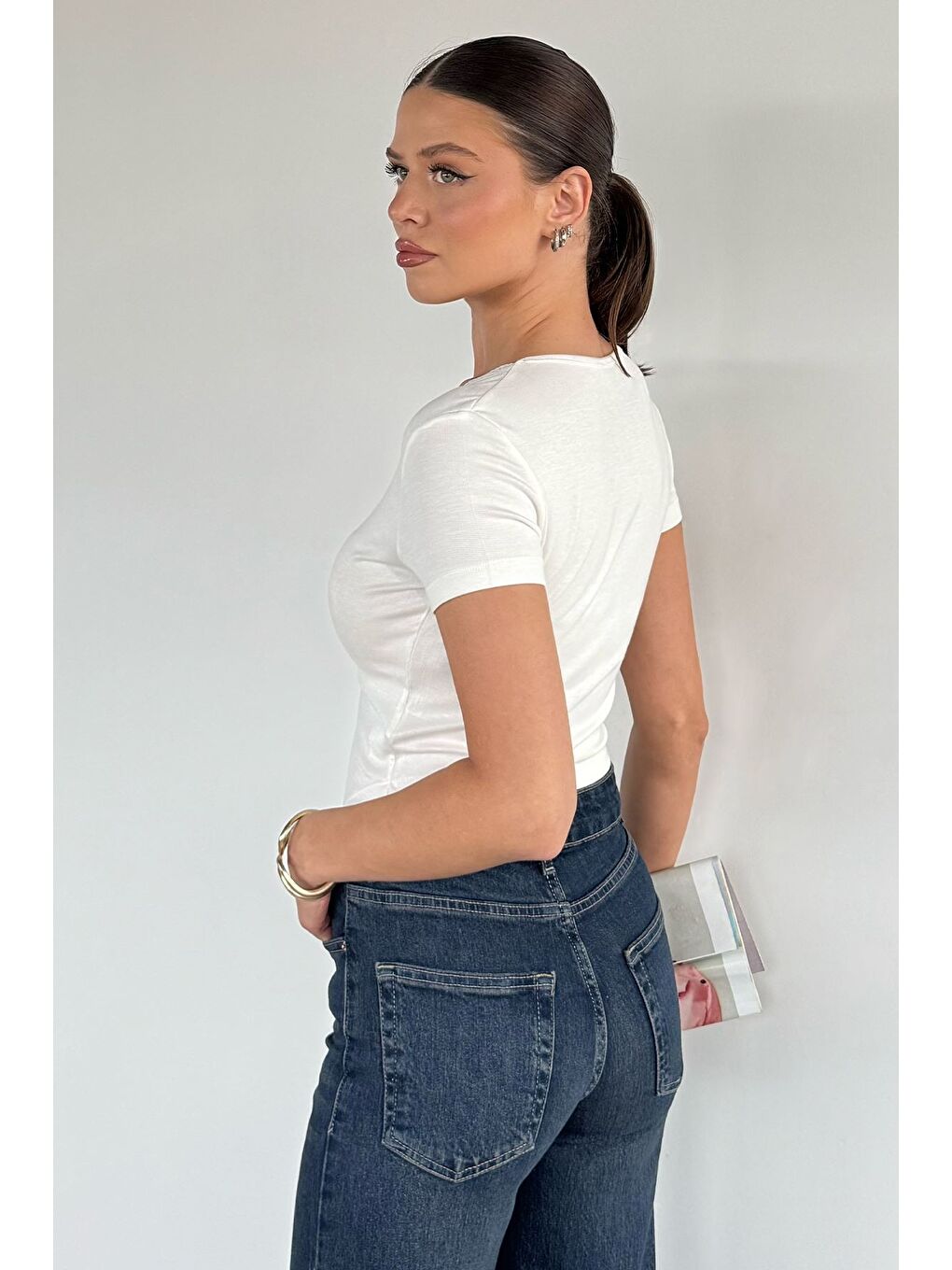 Ekru Kadın V Yaka Dantel Detaylı Elastanlı Bluz-3