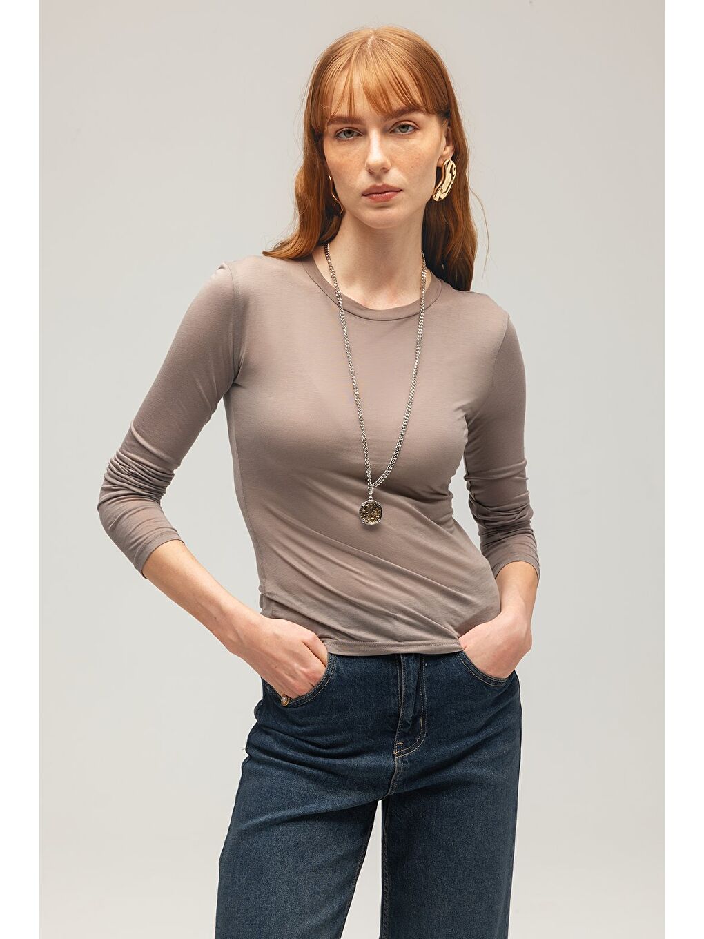 Bej Vizon Kadın Slim Fit Bisiklet Yaka Uzun Kollu Basic Örme Bluz - Transparan Görünümlü