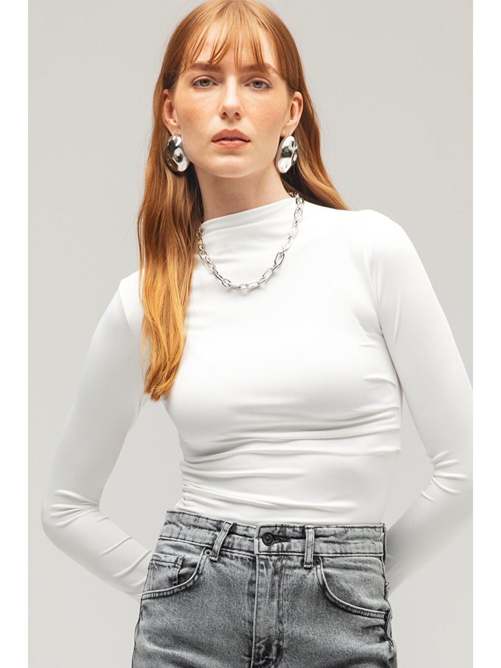Beyaz Kadın Yarım Balıkçı Yaka Basic Örme Bluz - Drape Detaylı-3