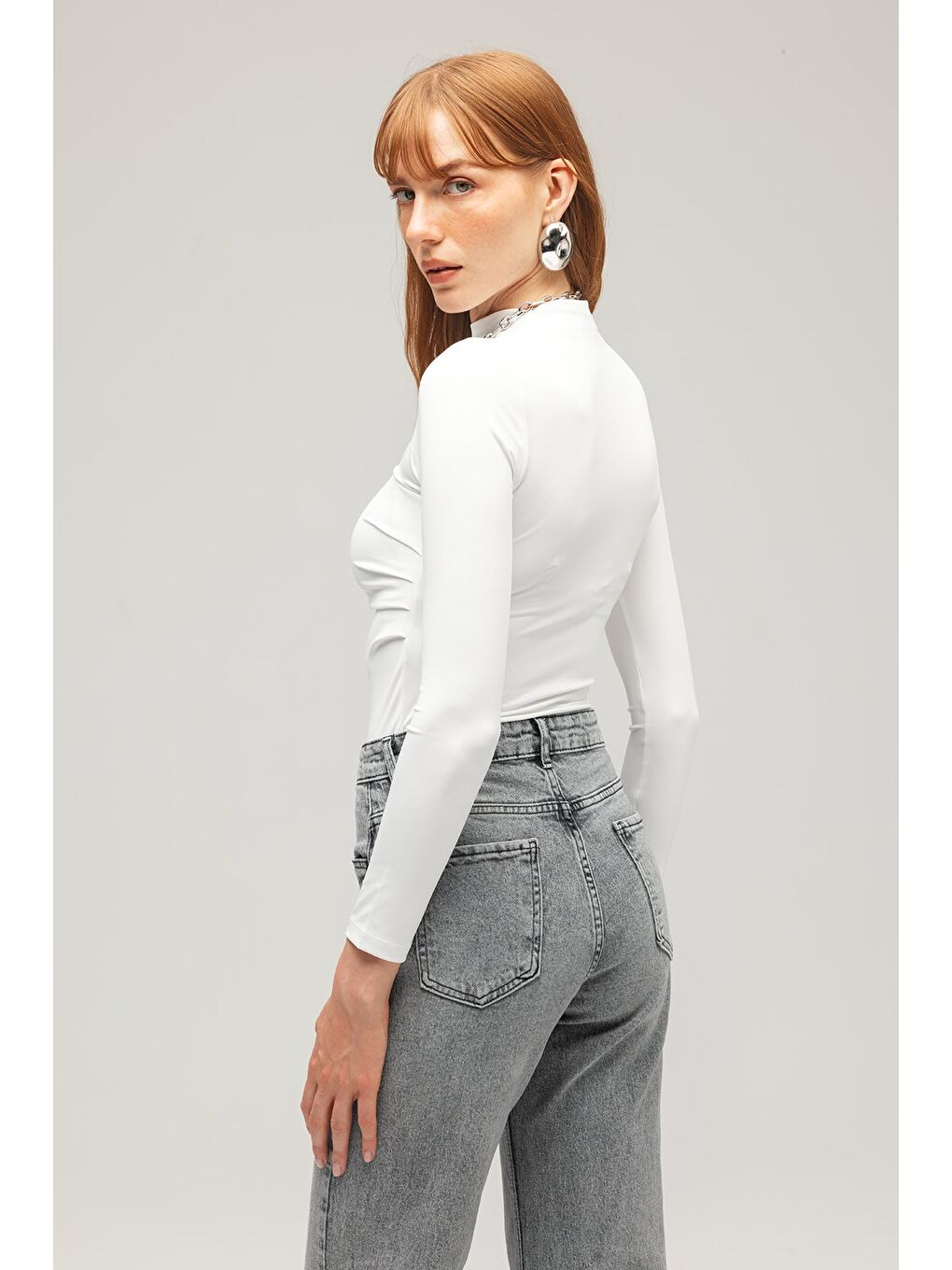 Beyaz Kadın Yarım Balıkçı Yaka Basic Örme Bluz - Drape Detaylı-4