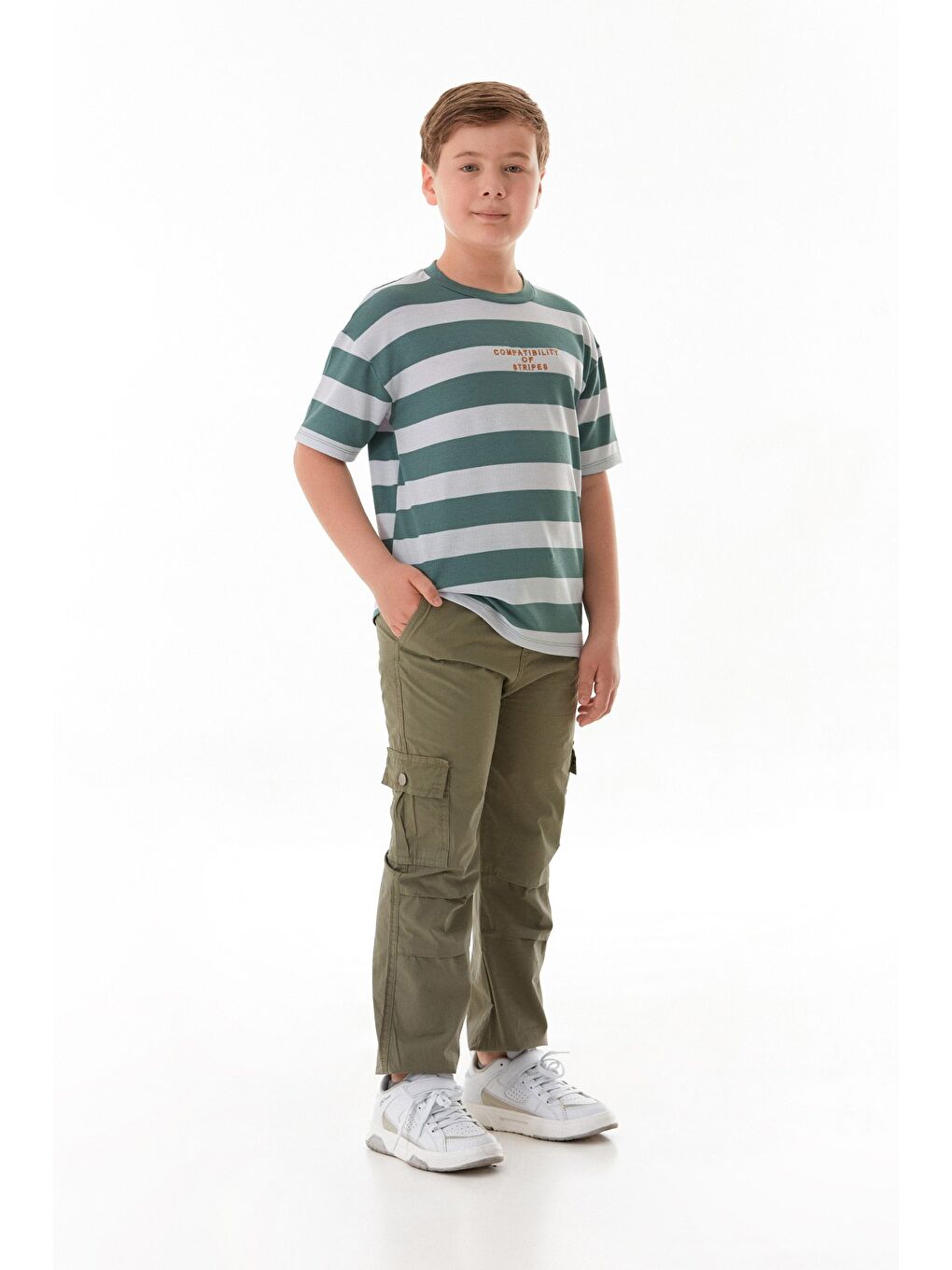 Yeşil Çizgili Yazı Nakışlı Erkek Çocuk Tişört-4