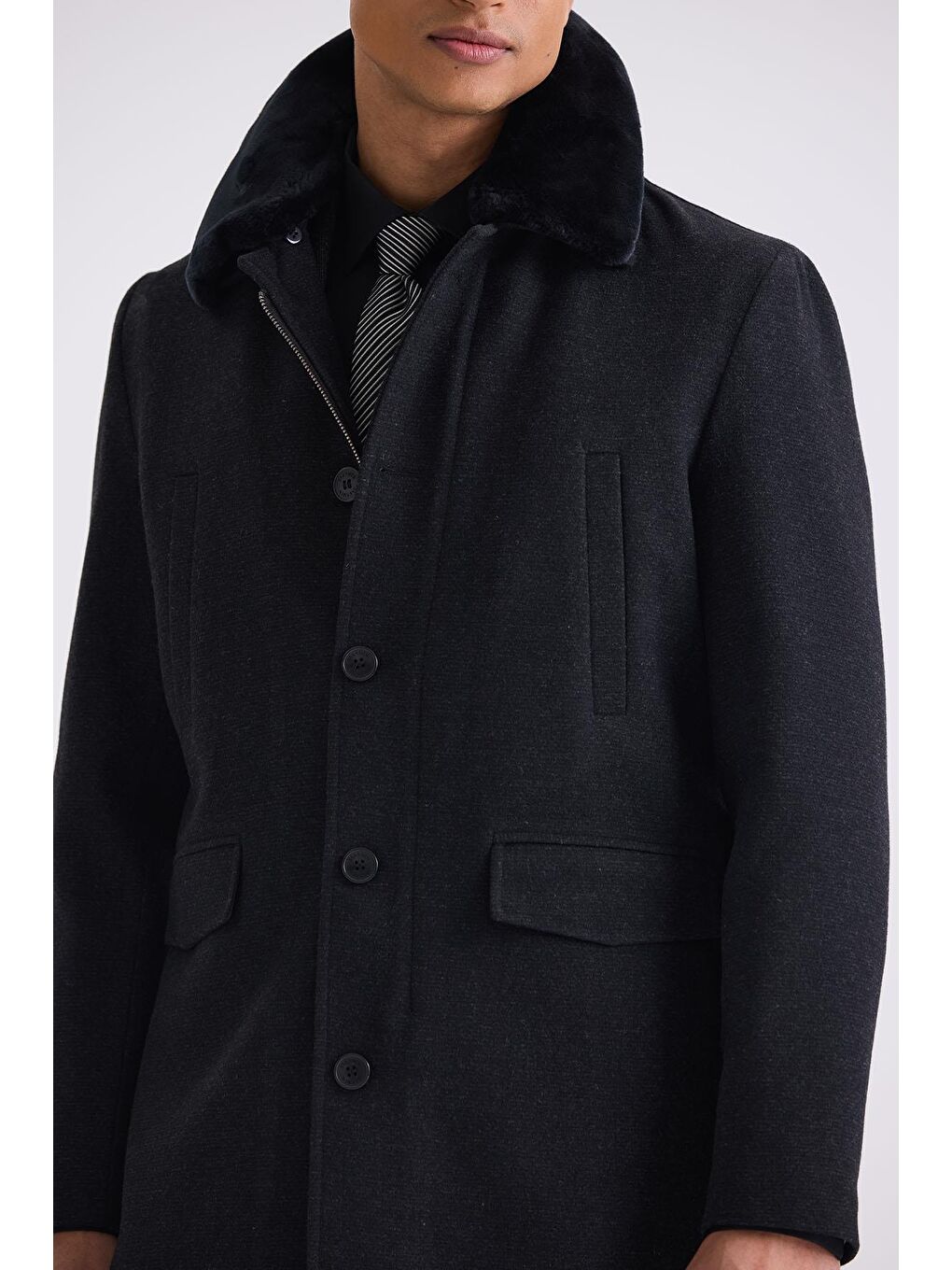 Siyah Regular Fit Çıkarılabilir Kürklü Yaka Desenli Yünlü Kaban-2