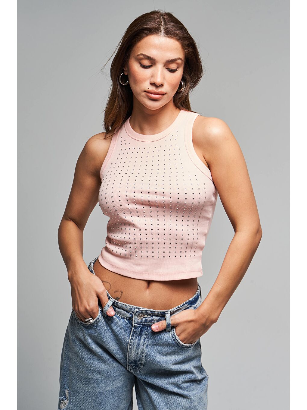 Pembe Kadın Pudra Renk S5-112 Halter Yaka İnce Fitilli Kumaş Parlak Taşlı Tasarım Body