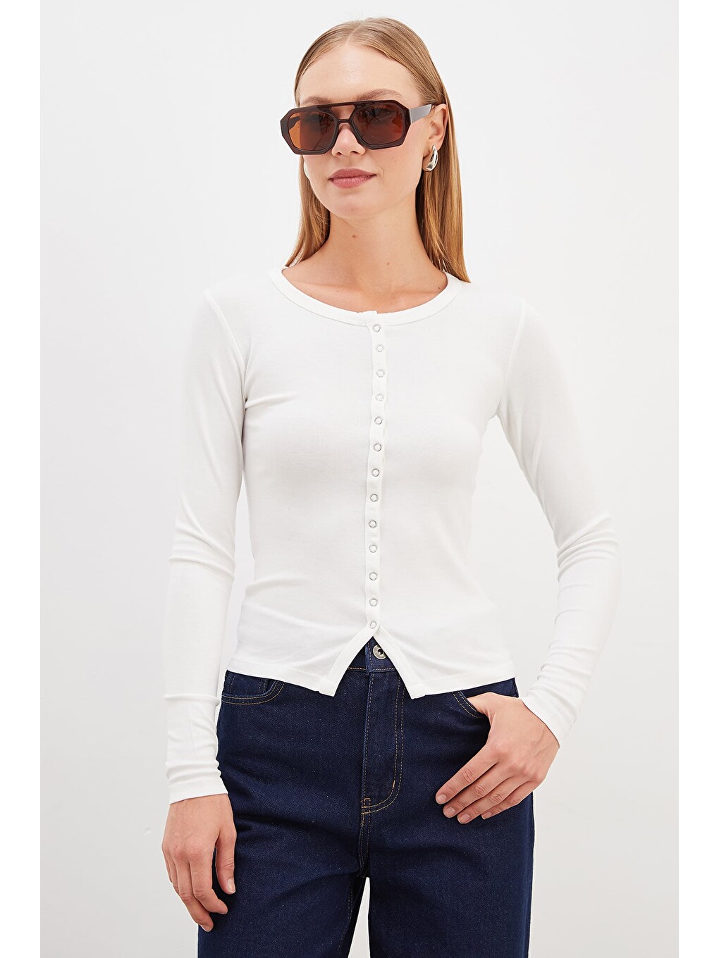 Ekru Önü Çıtçıtlı Ribanalı Slim Fit Bluz
