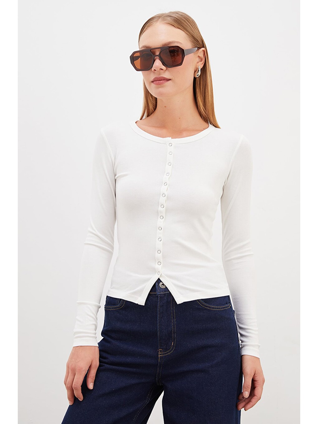 Ekru Önü Çıtçıtlı Ribanalı Slim Fit Bluz-2