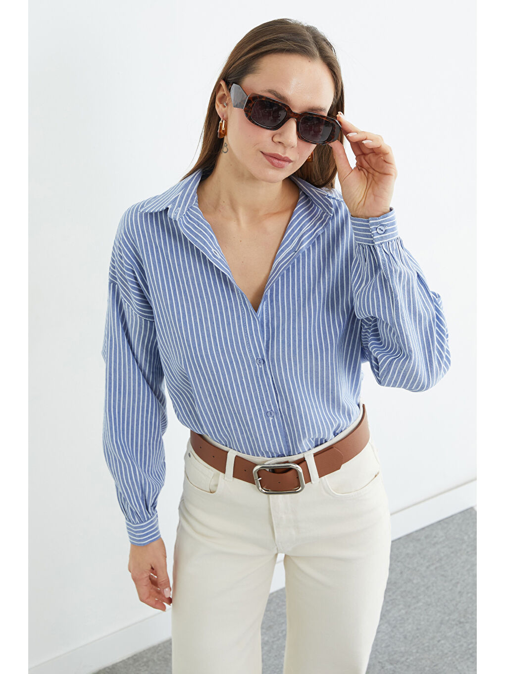 Mavi Çizgili Arkası Uzun Oversize Gömlek