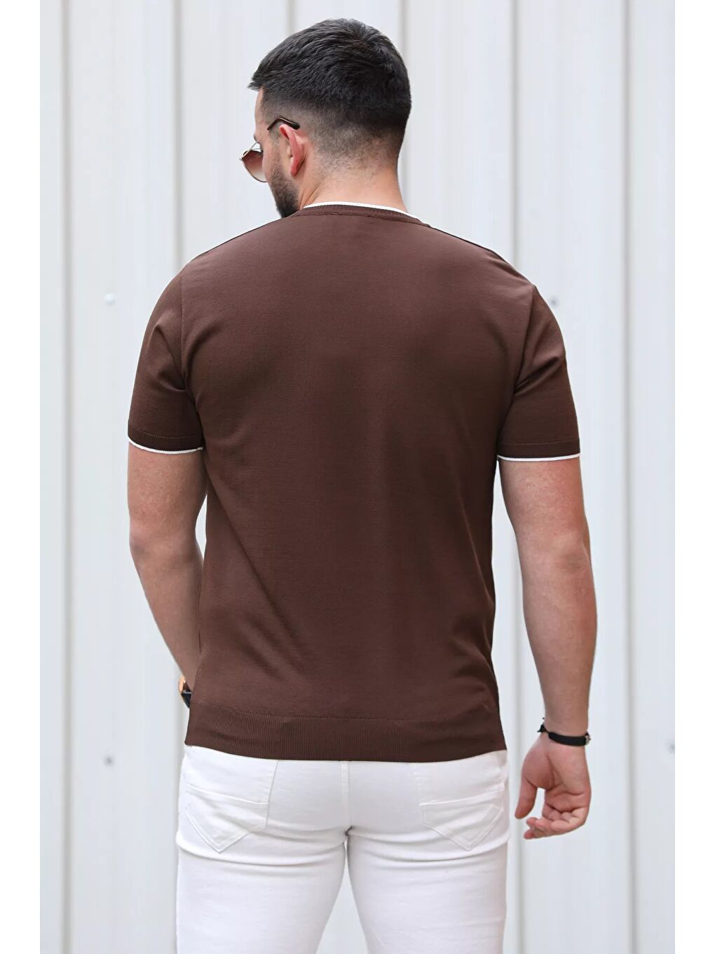 Kahverengi Çizgi Detaylı Bisiklet Yaka Erkek T-shirt-3