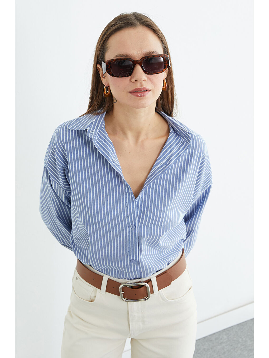 Mavi Çizgili Arkası Uzun Oversize Gömlek-2