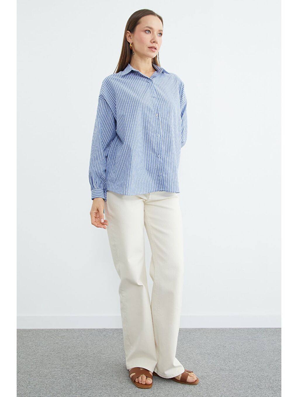 Mavi Çizgili Arkası Uzun Oversize Gömlek-4