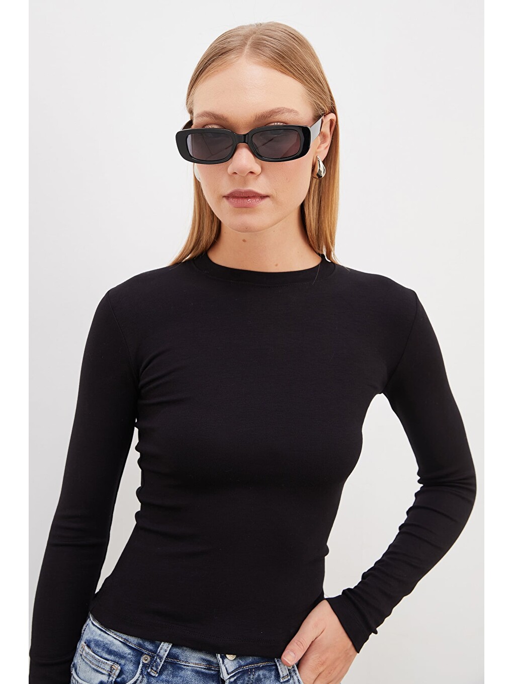 Siyah Basic Bisiklet Yaka Slim Fit Crop Bluz-4