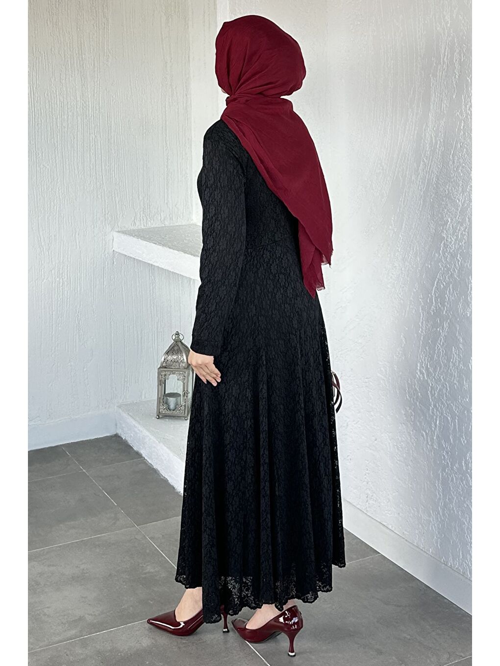 Siyah Gülseli Astarlı Tesettür Dantel Elbise-7
