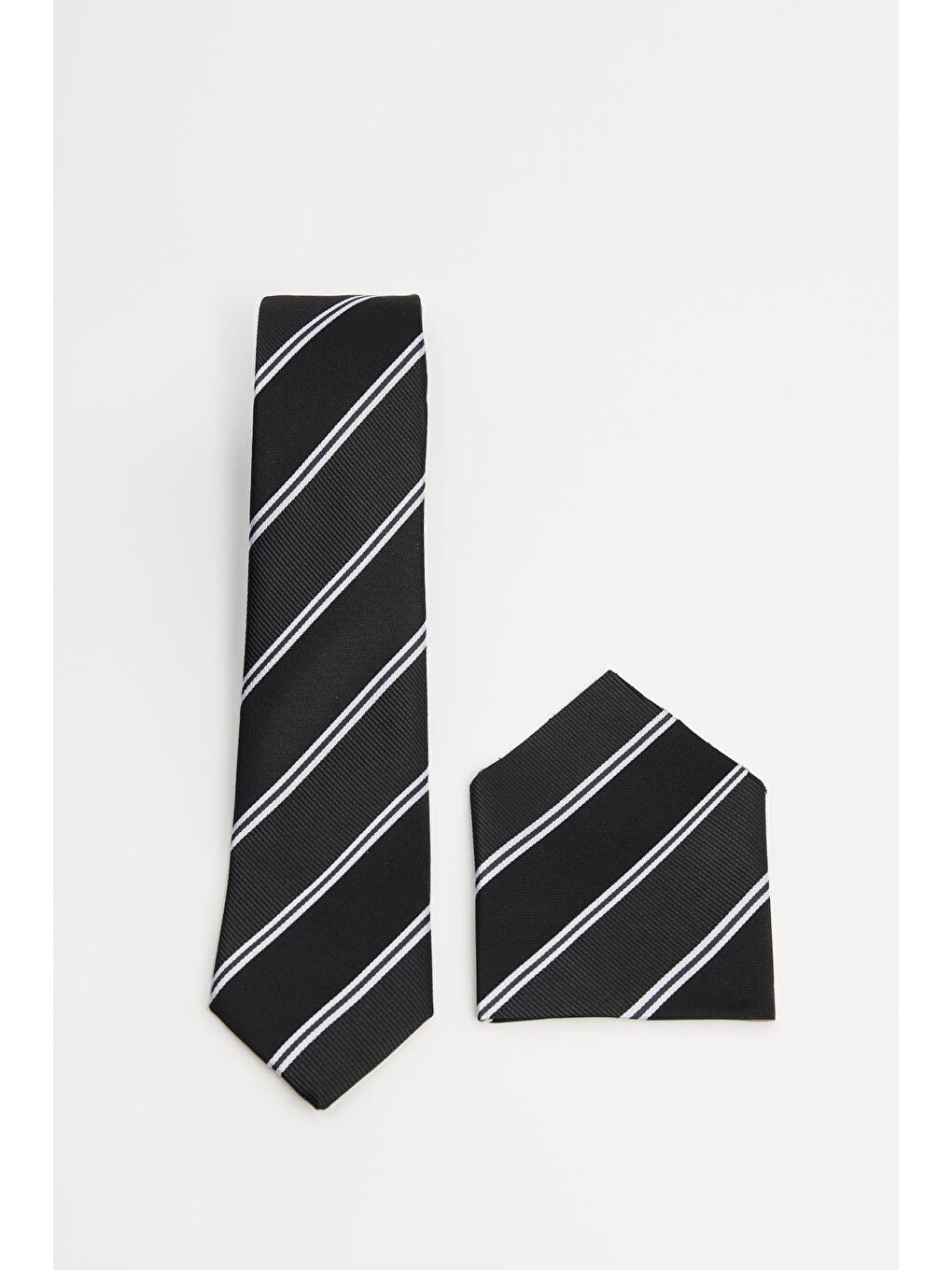 Siyah Klasik Cep Mendilli Desenli Kravat-1