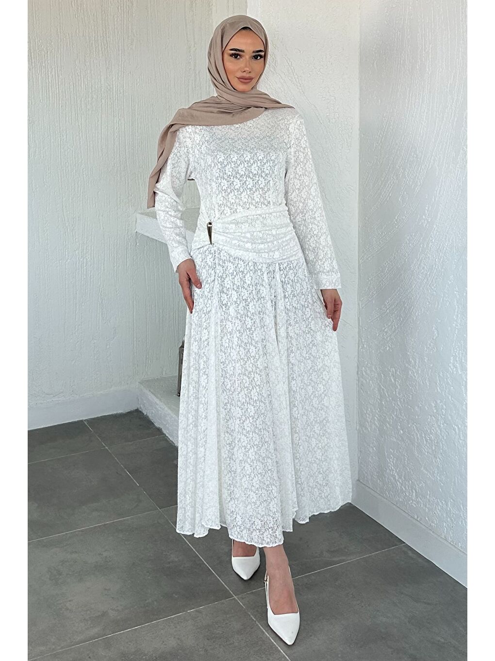 Ekru Gülseli Astarlı Tesettür Dantel Elbise-2