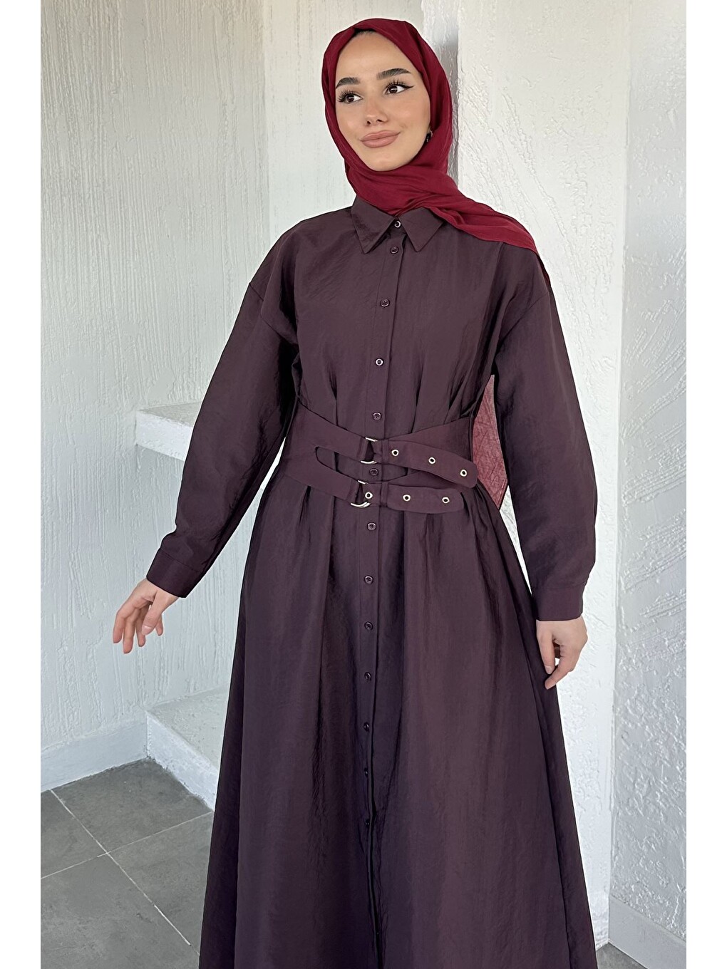 Mürdüm Boydan Düğmeli Kemer Detaylı Tesettür Elbise-3