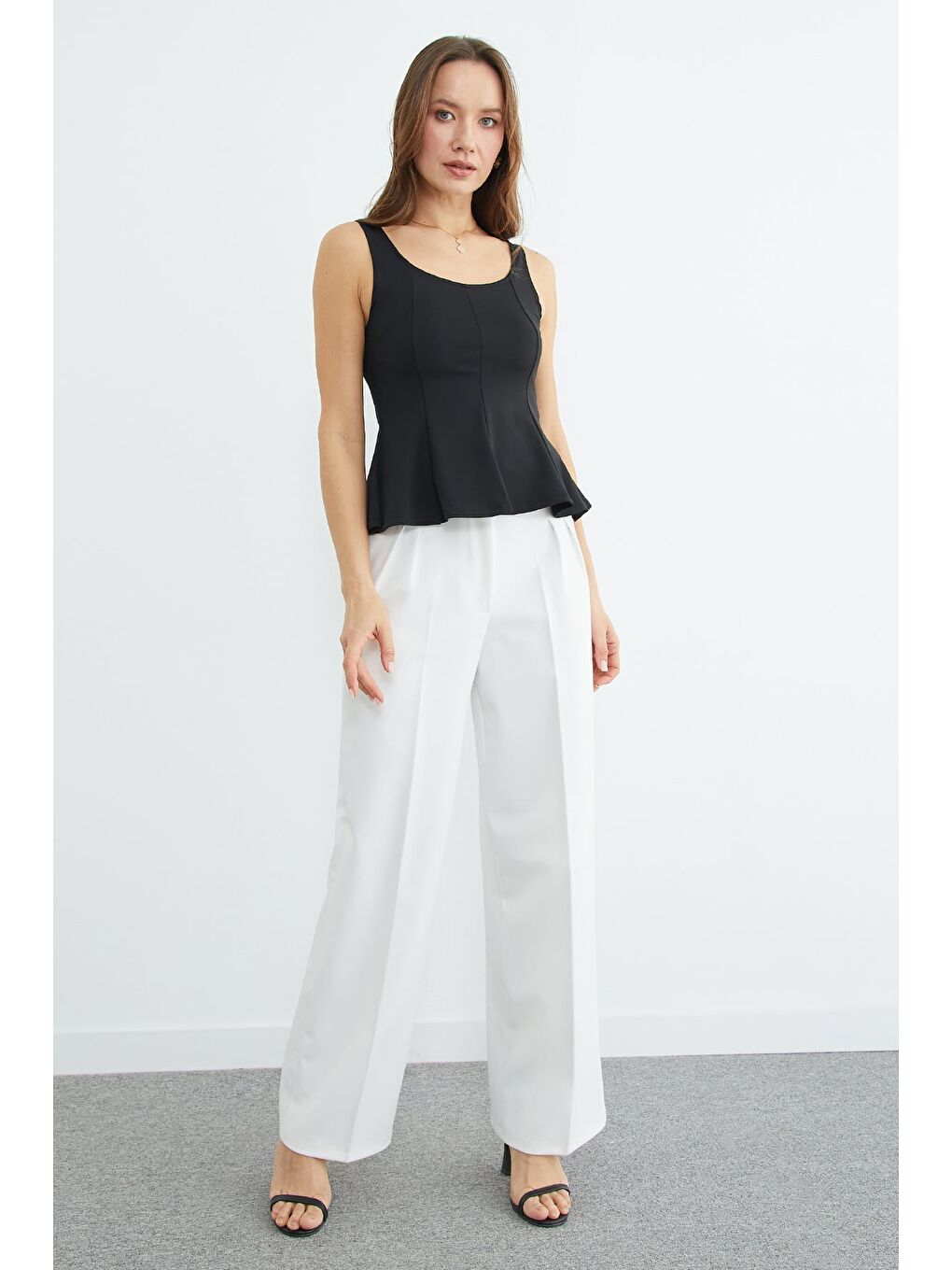 Siyah Kalın Askılı Peplum Bluz-3