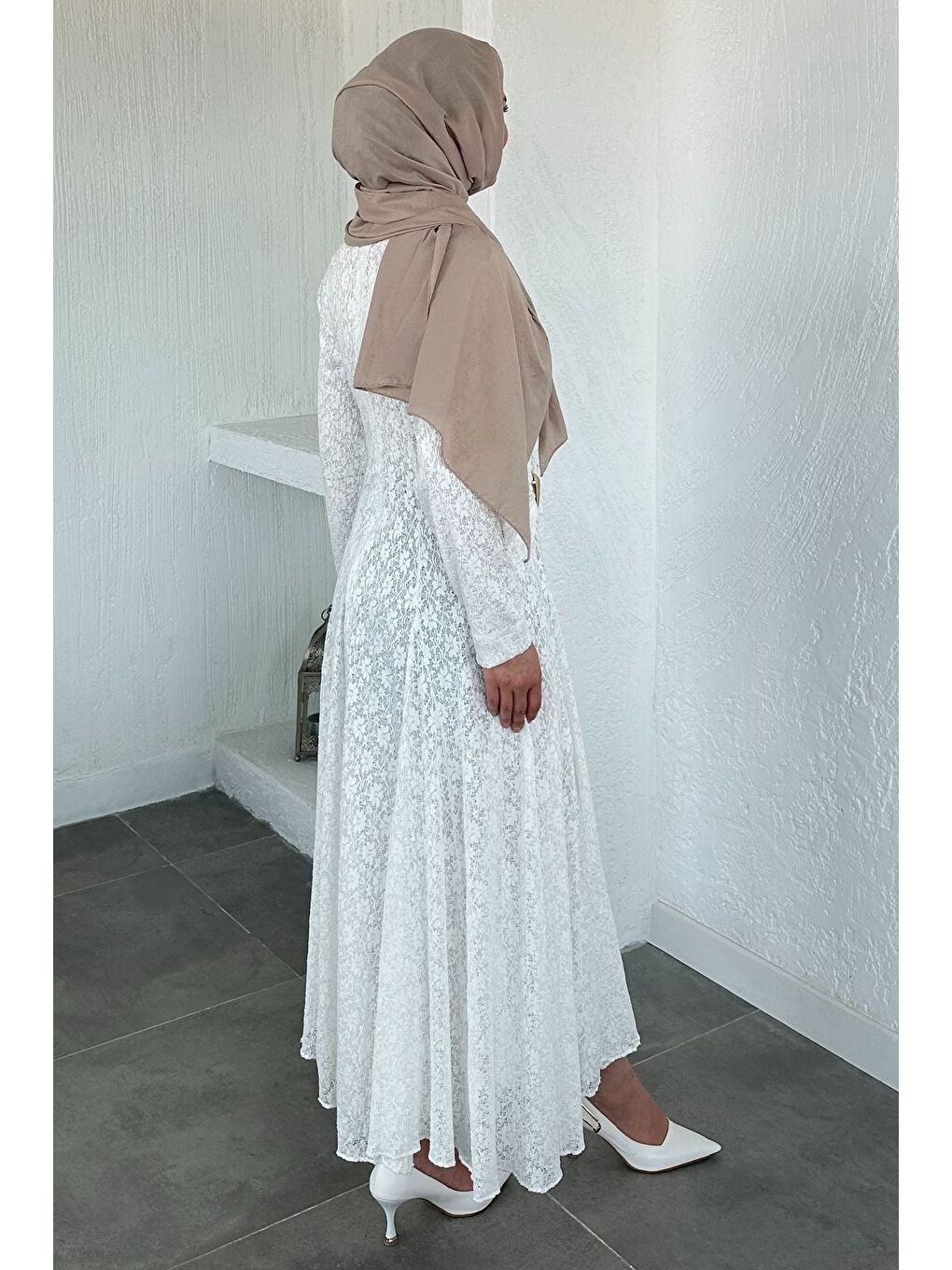 Ekru Gülseli Astarlı Tesettür Dantel Elbise-5