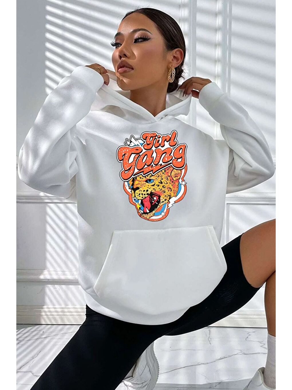 uyguntarz Beyaz Unisex Gril Gang Baskılı Sweatshirt