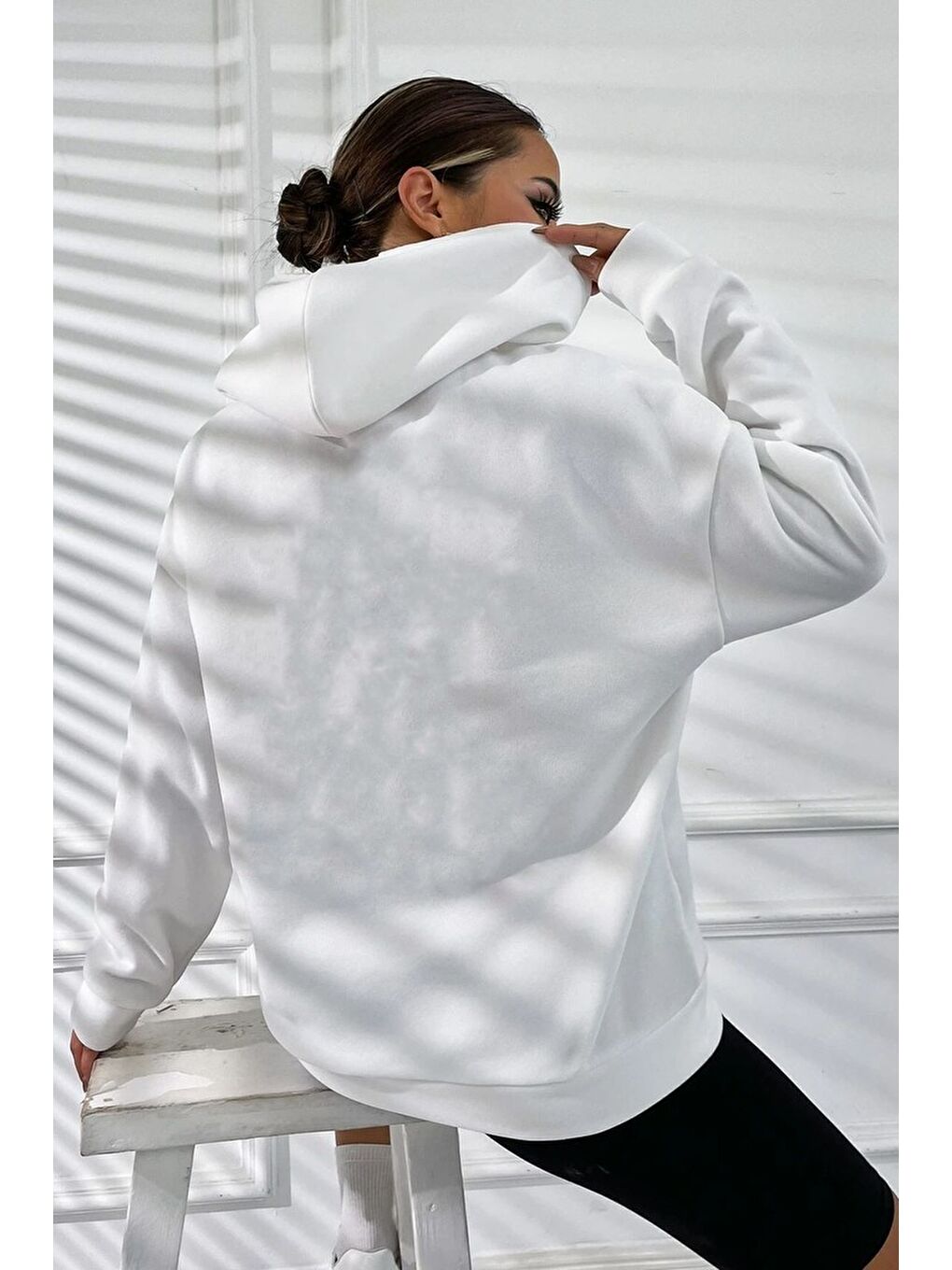 uyguntarz Beyaz Unisex Gril Gang Baskılı Sweatshirt - 1