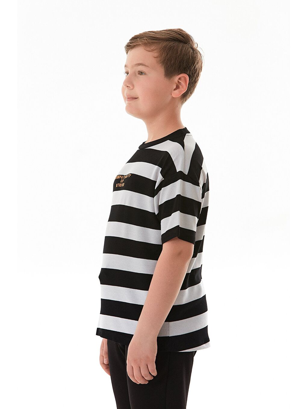Siyah Çizgili Yazı Nakışlı Erkek Çocuk Tişört-3