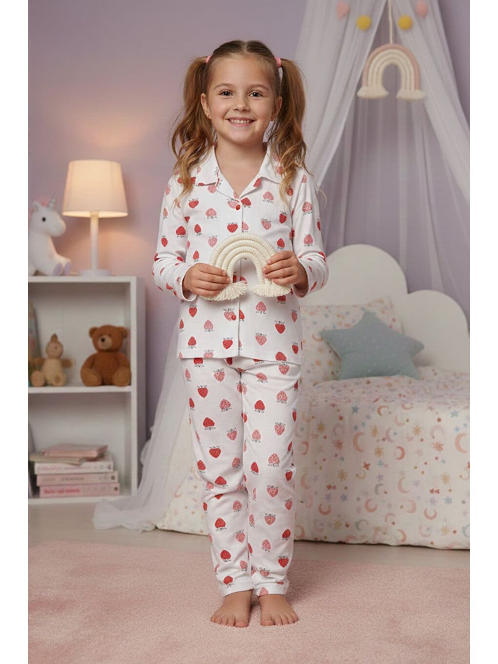 Kırmızı Çilek Desenli Polo Yaka Kız Çocuk Pijama Takımı