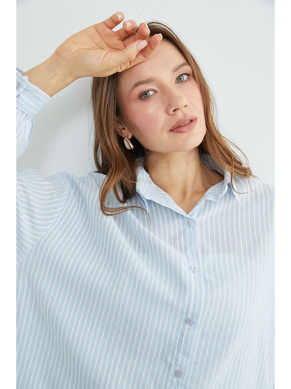 Mavi Çizgili Arkası Uzun Oversize Gömlek-4