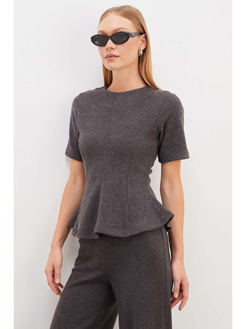 Antrasit Arkası Fermuarlı Selanik Örme Peplum Bluz-4