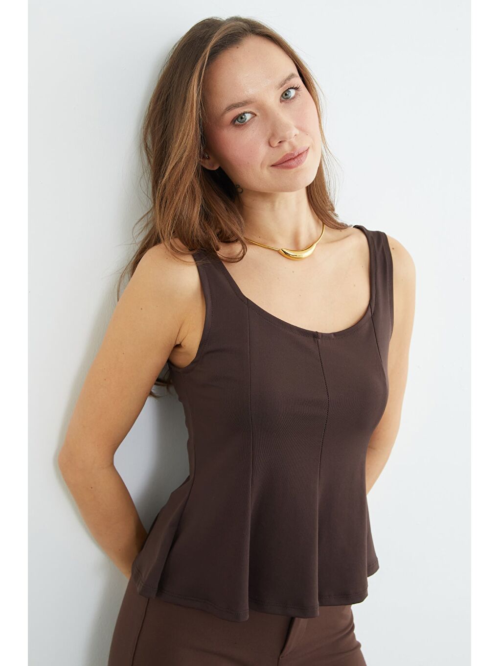 Kahverengi Kalın Askılı Peplum Bluz