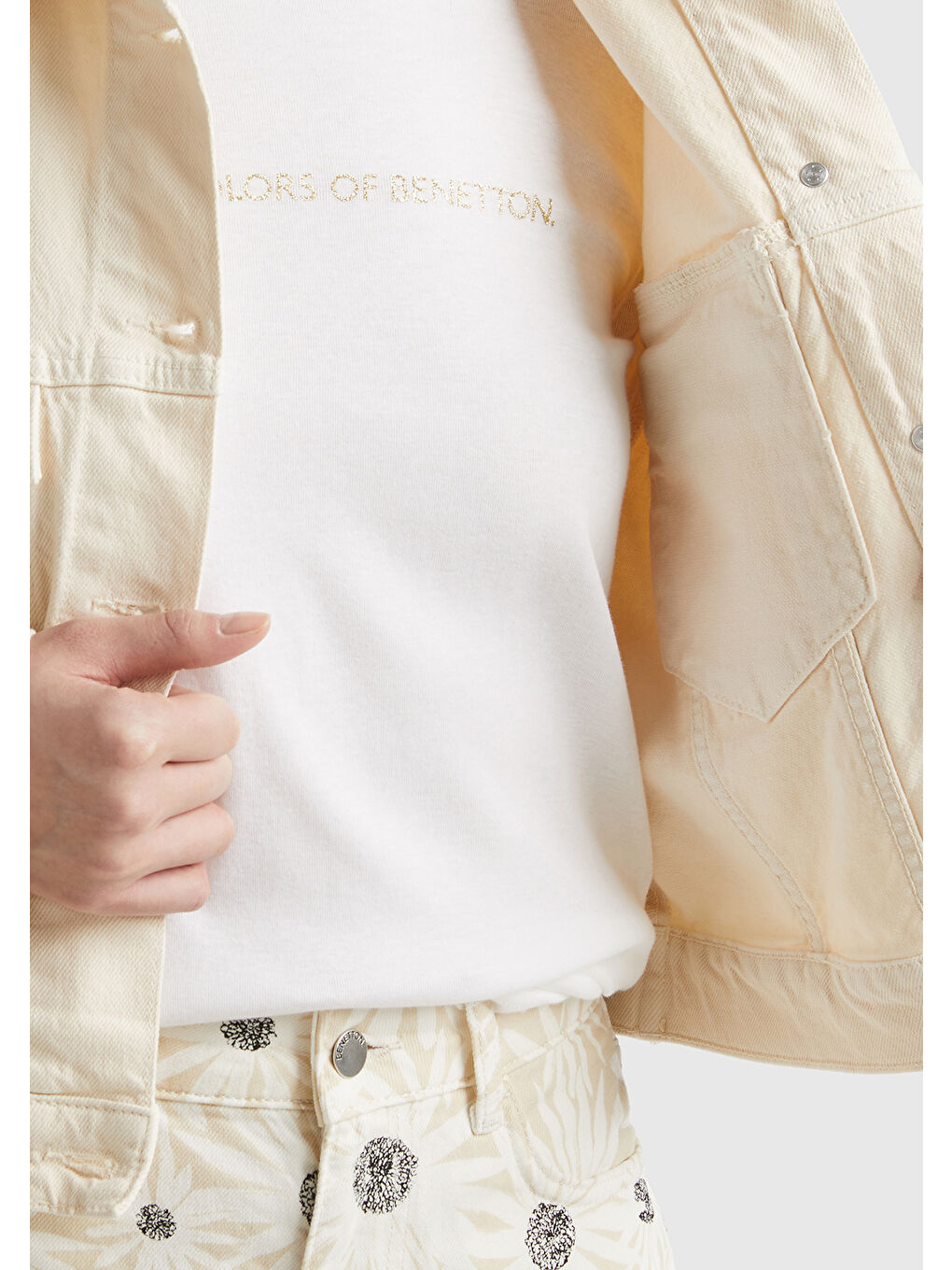Ekru Kadın Krem Streç Pamuklu Arkası Çiçek Motifli Düğmeli Crop Denim Ceket-3