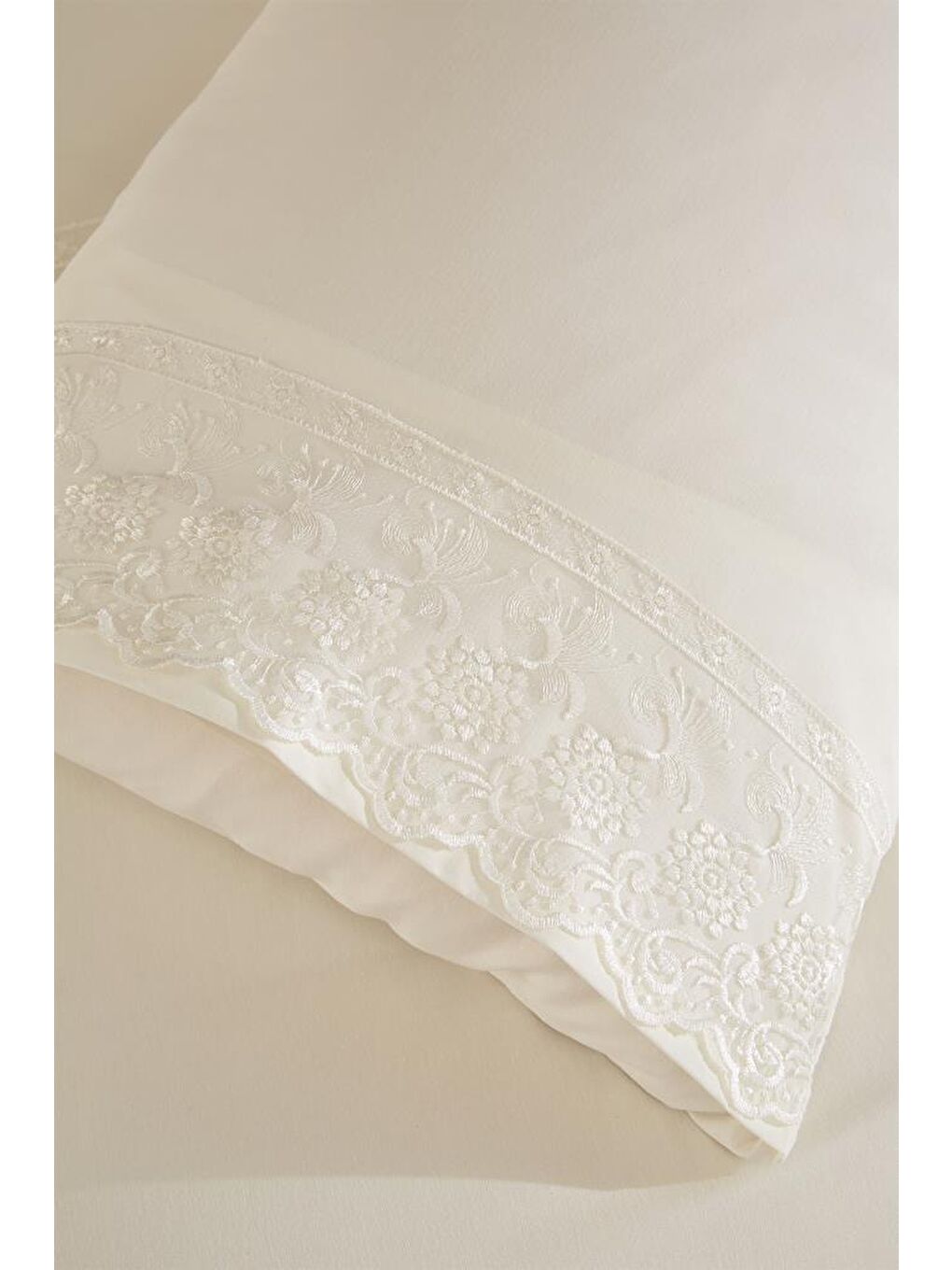 Ekru Fransız Dantelli Reyhan Çeyizlik Nevresim Takımı Krem-2