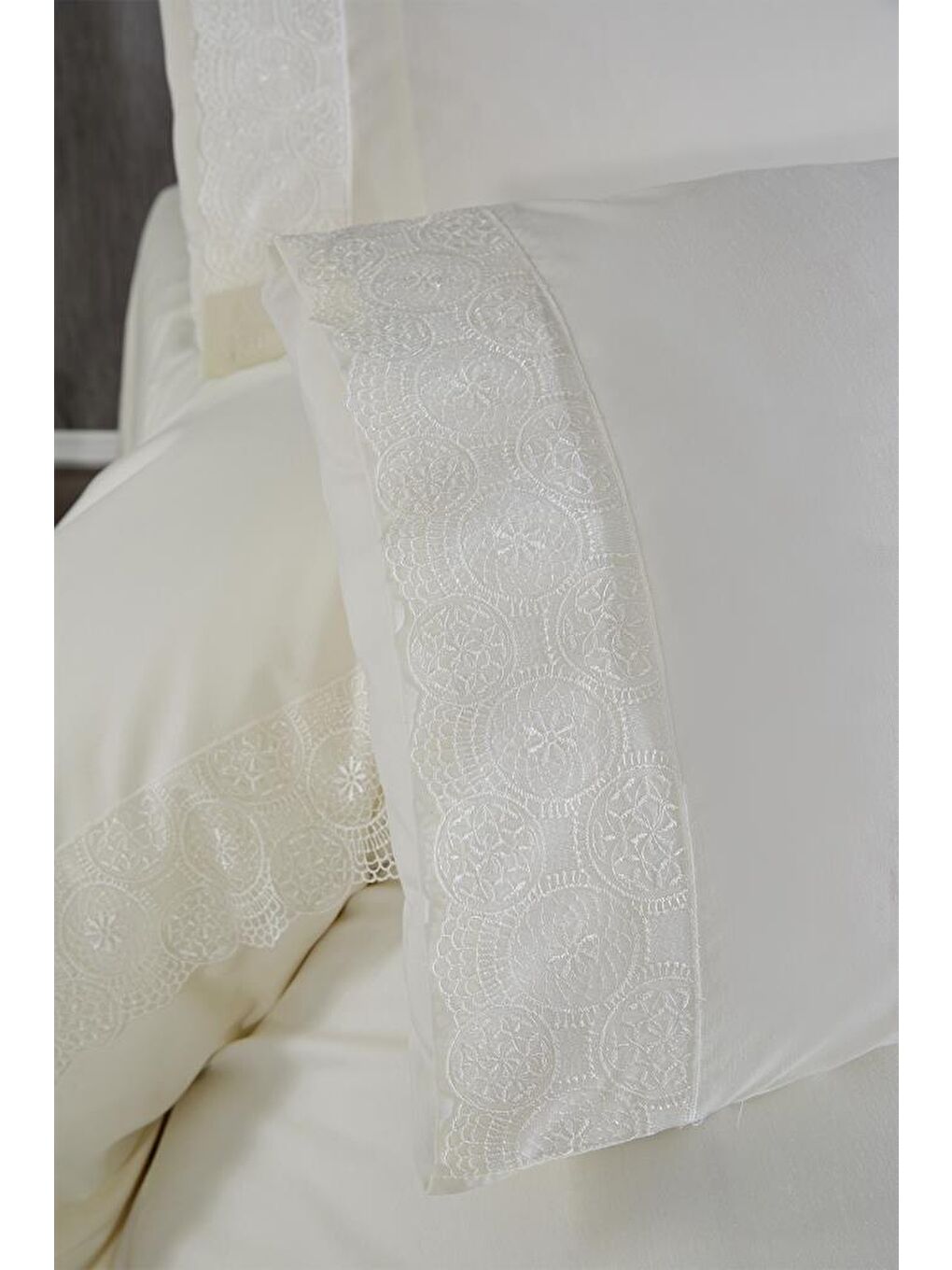 Ekru Fransız Dantelli Perihan Çeyizlik Nevresim Takımı Krem-2