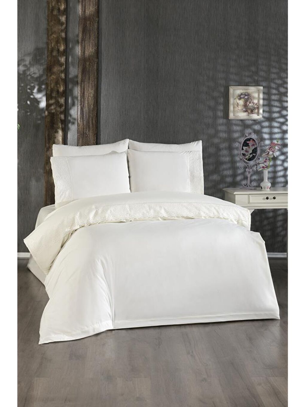 Ekru Fransız Dantelli Seçil Çeyizlik Nevresim Takımı Krem