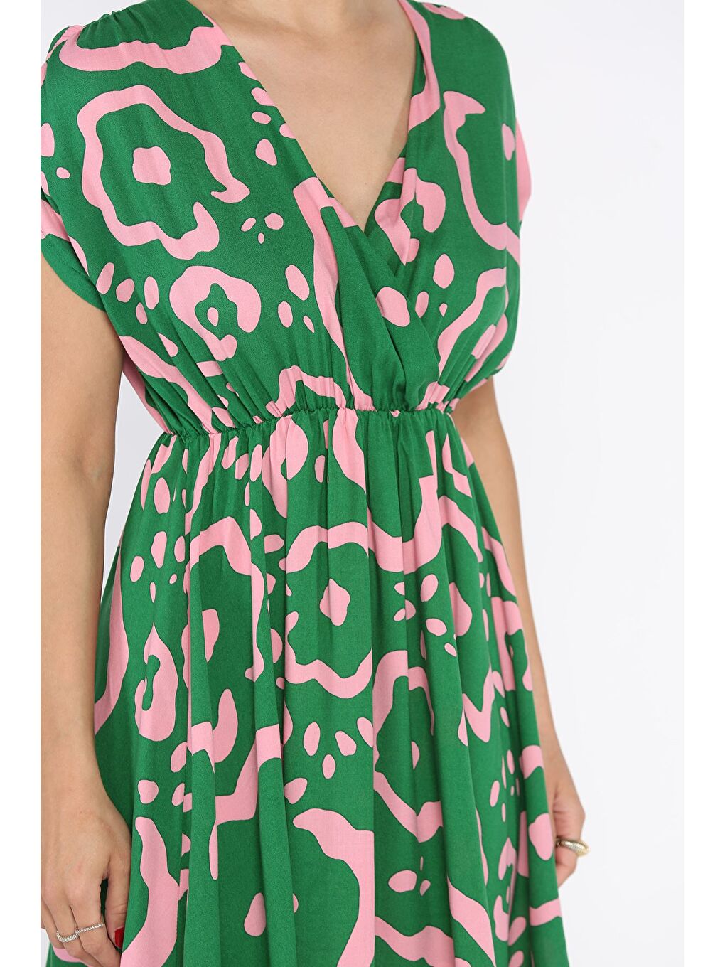 Yeşil Desenli Kruvaze Yaka Bel Lastikli Kadın Mini Elbise-3