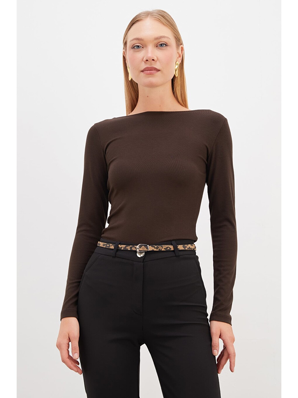 Kahverengi Basic Kayık Yaka Slim Fit Bluz-1