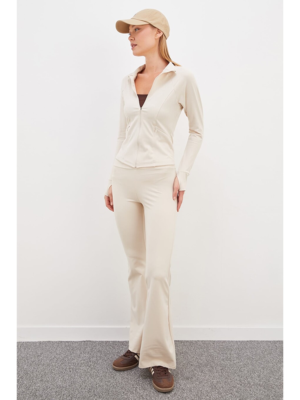 Bej Parmak Geçirmeli Dalgıç Kumaş Slim Fit Ceket-2