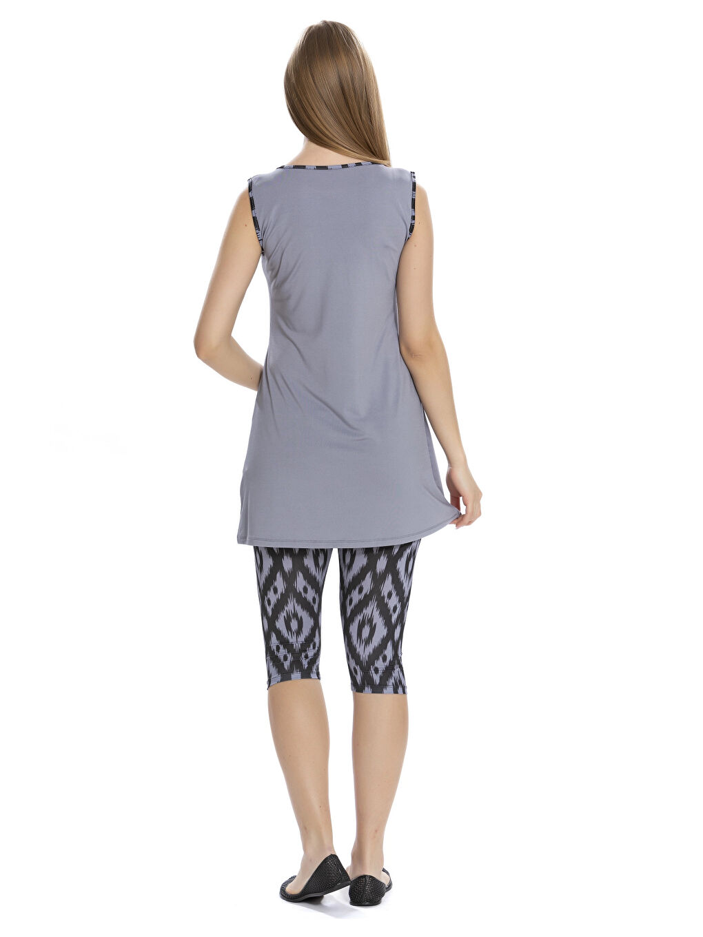 Kadın Gri Siyah Kolsuz Yarı Kapalı Taytlı Mayo HZL25S-AR3151/13-1