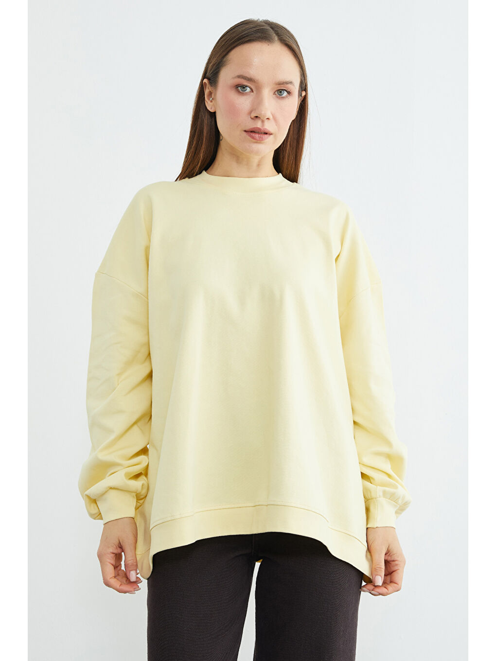 Sarı Basic Bisiklet Yaka Oversize Sweatshirt-1