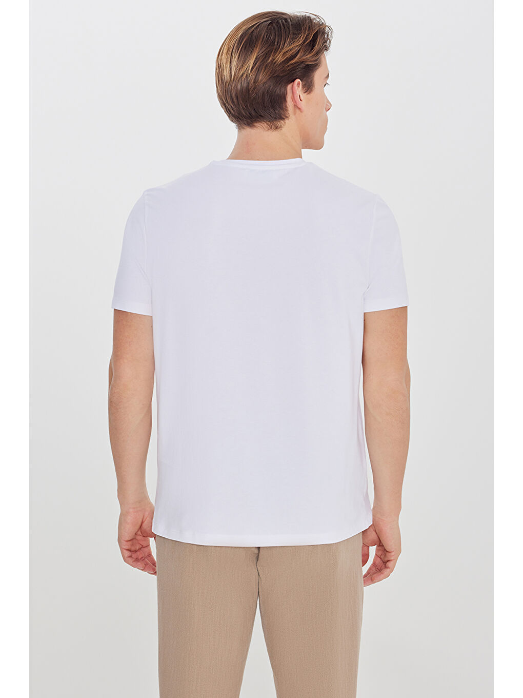 Erkek Beyaz Pamuklu Standart Fit Normal Kesim Bisiklet Yaka Basic Tişört-4