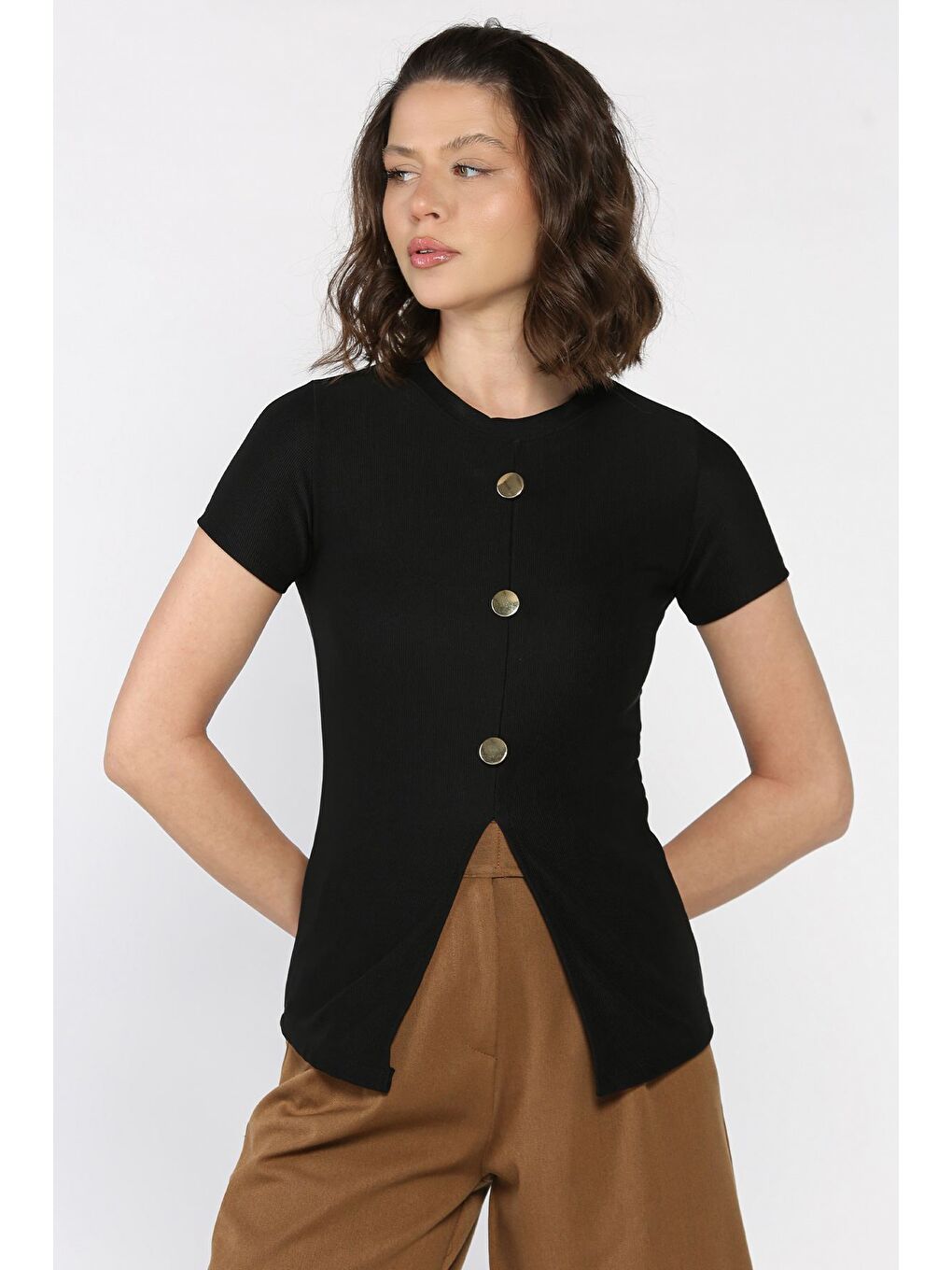 Siyah Gold Düğme Detaylı Yırtmaçlı Ottoman Kumaş Tarz Bluz-1