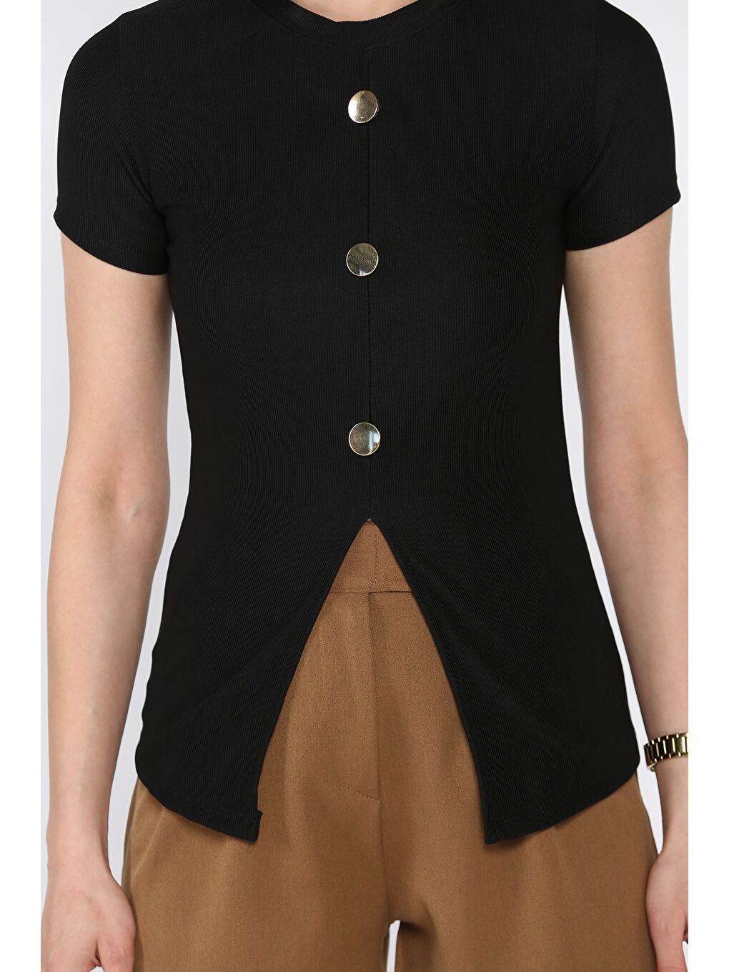 Siyah Gold Düğme Detaylı Yırtmaçlı Ottoman Kumaş Tarz Bluz-3