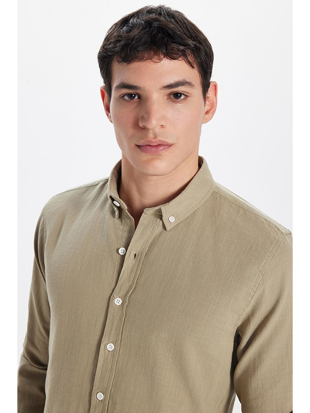 Bej Erkek Slim Fit Dar Kesim %100 Pamuk Keten Doku Düğmeli Yaka Vizon Gömlek-1