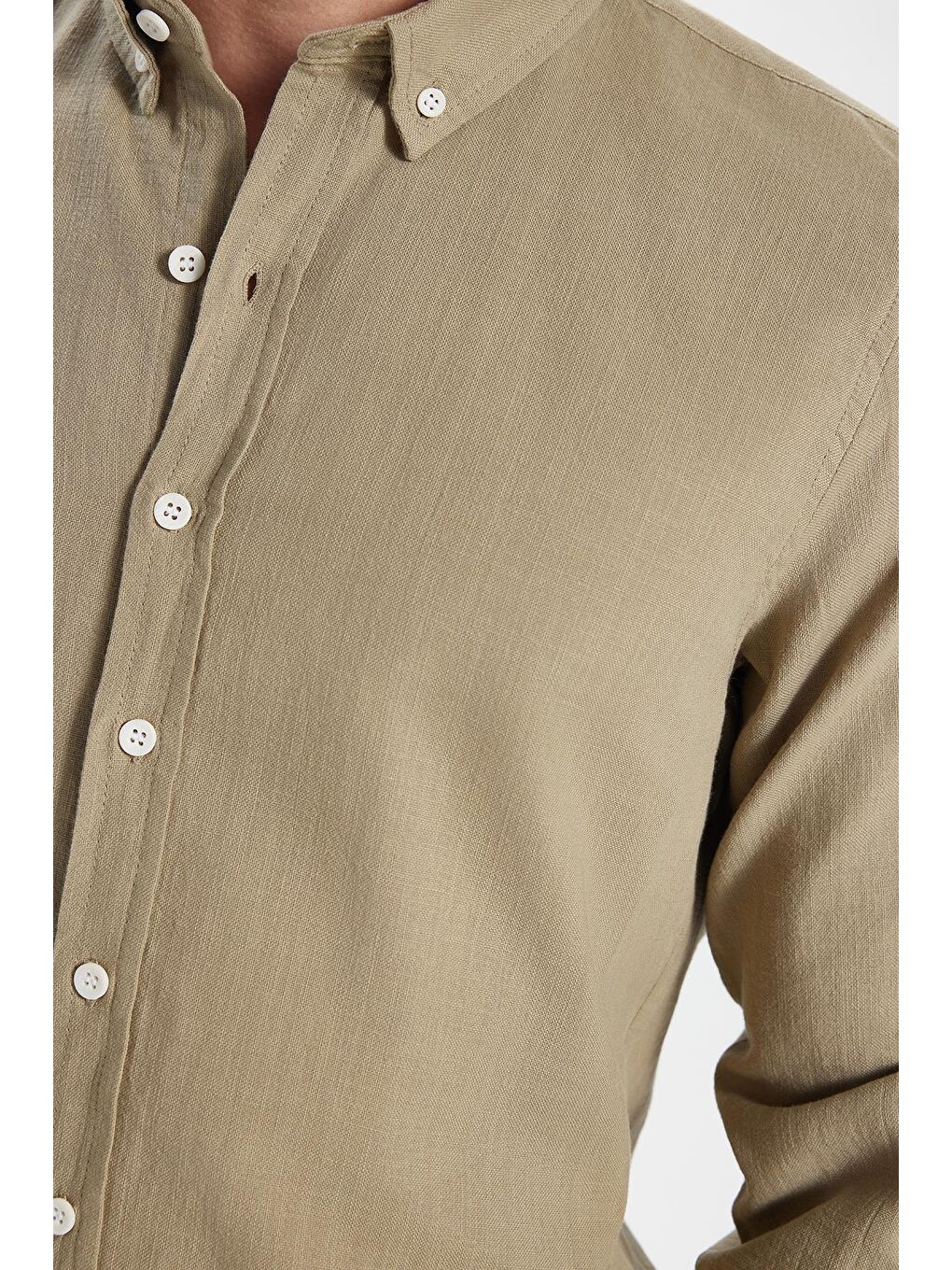 Bej Erkek Slim Fit Dar Kesim %100 Pamuk Keten Doku Düğmeli Yaka Vizon Gömlek-3
