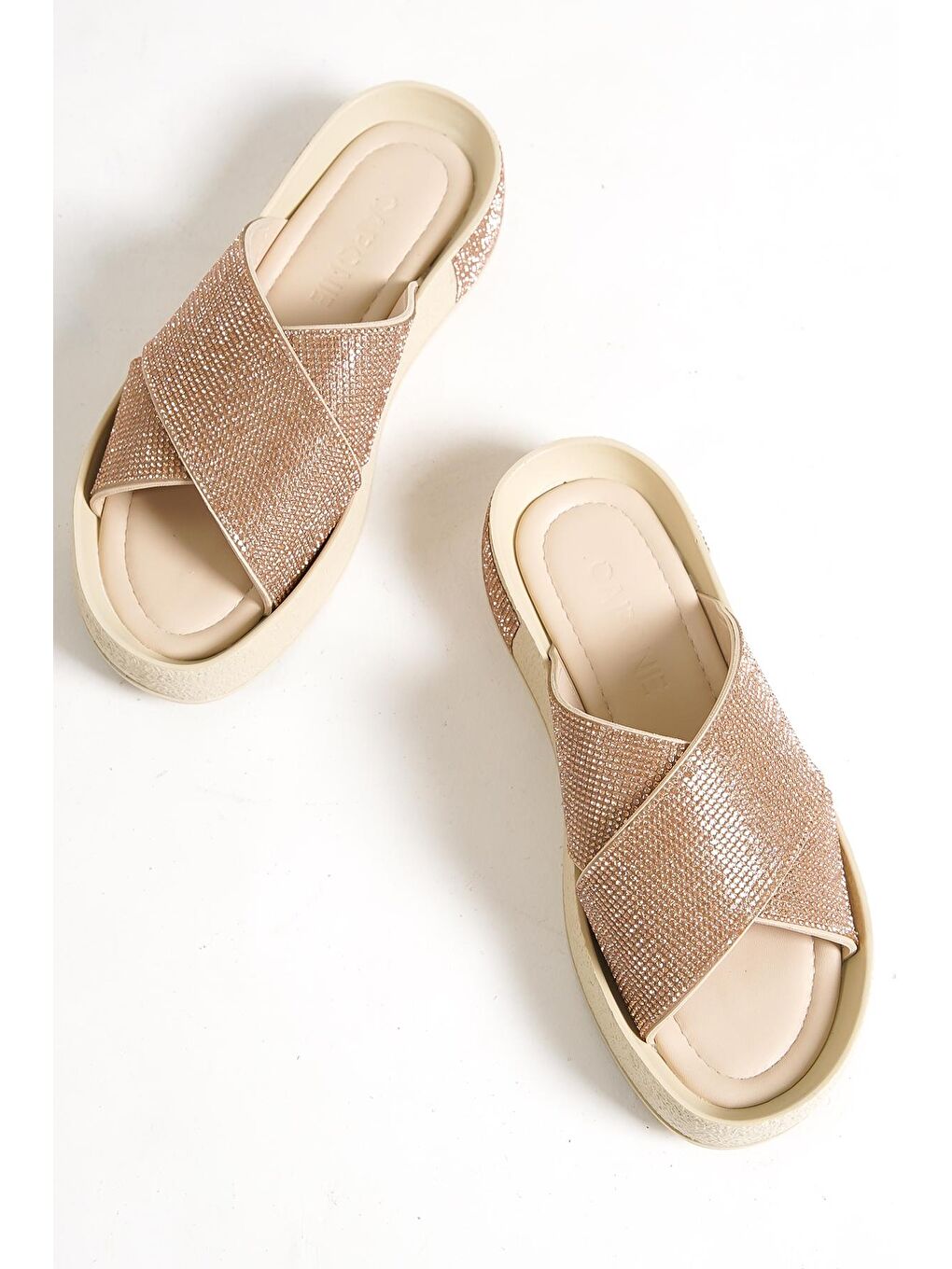 Bej Çapraz Taşlı Bantlı Taşlı Detaylı Dolgu Topuk Kadın Terlik