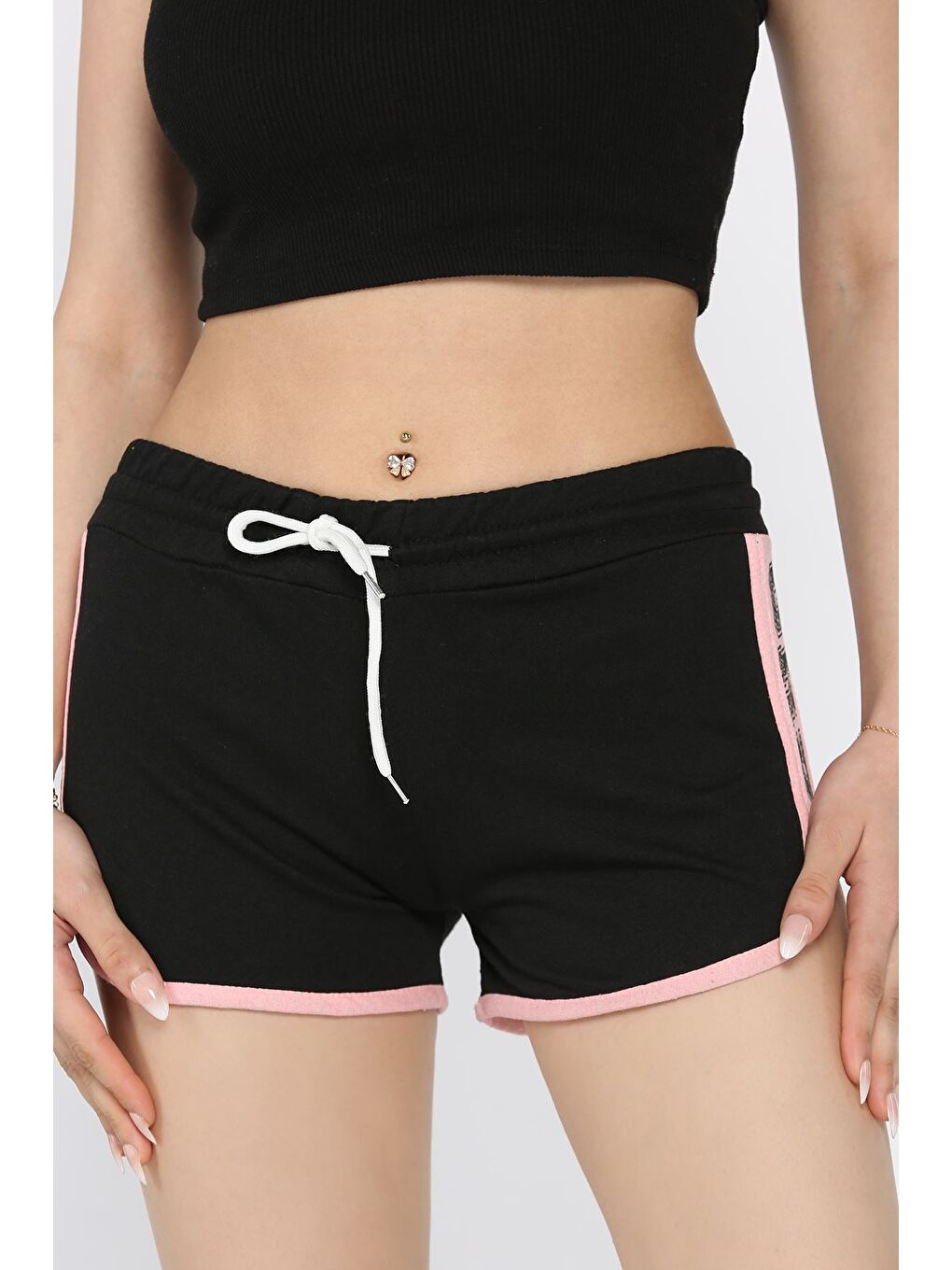 Siyah Kadın Baskılı Mini Şort