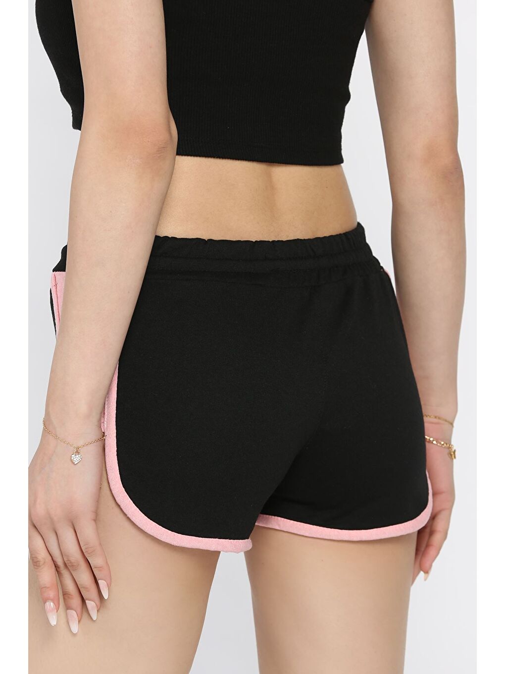 Siyah Kadın Baskılı Mini Şort-2