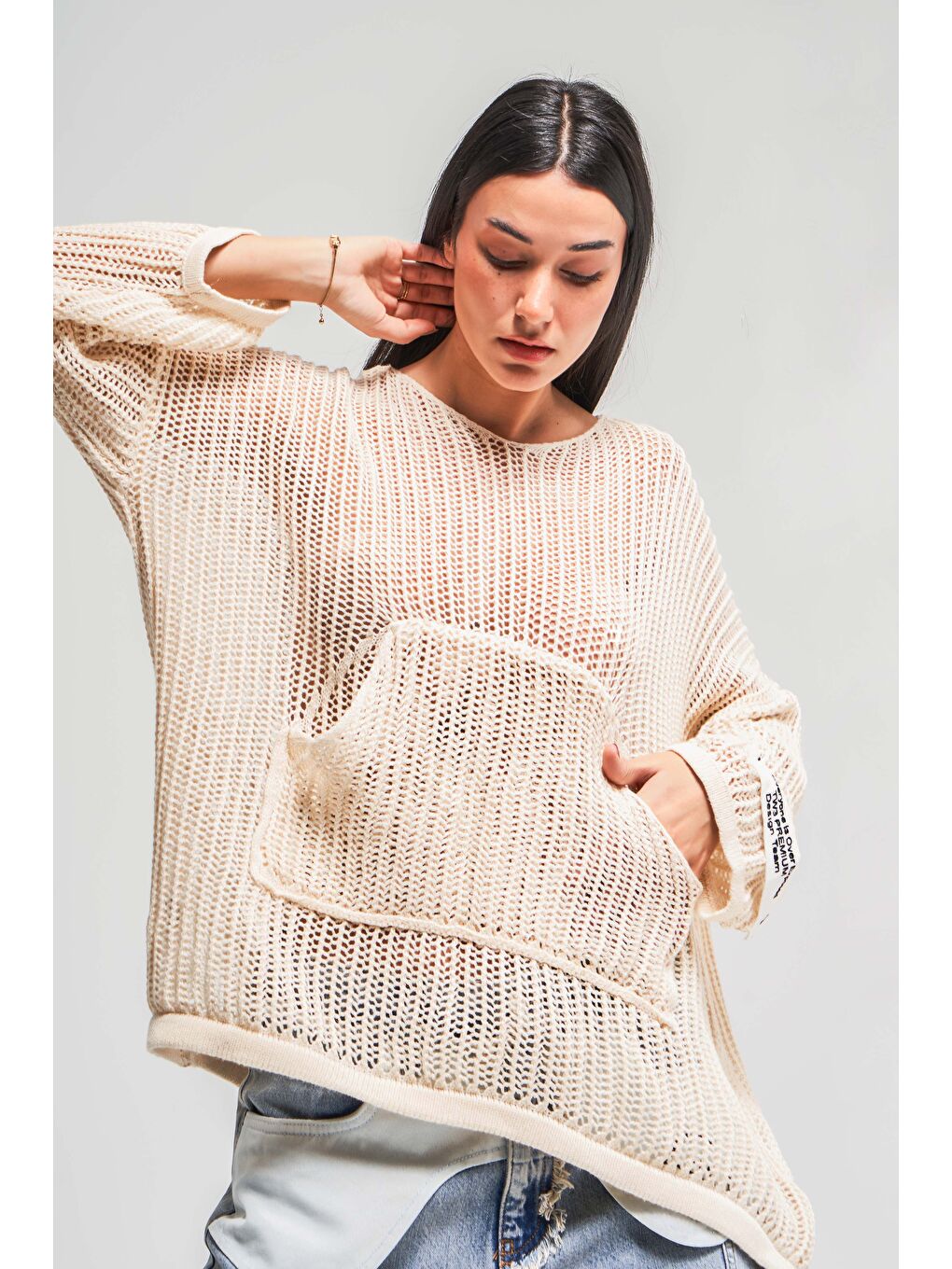 Kadın Bej Renk Bol Kesim İnce Delikli Ajurlu Kapüşonlu Tasarım Triko